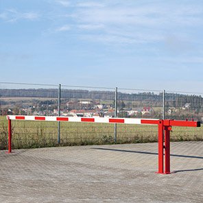 Fixed-Strut Counterweight Boom Barrier